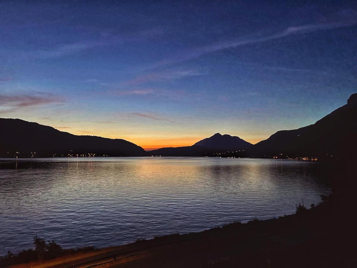 Reflet Bleu Du Lac D'Annecy 3 Etoiles - Face Au Lac, Parking Gratuit, Paddle Board Doussard Esterno foto